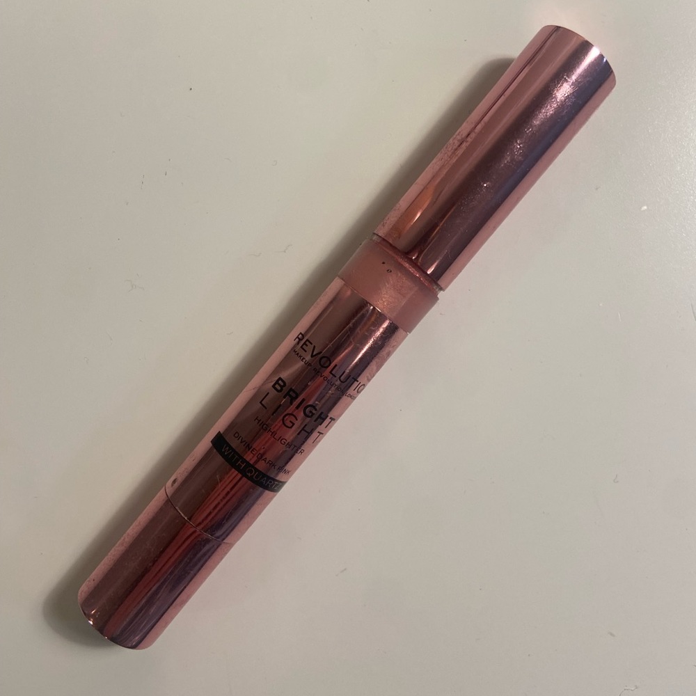 FREE WITH ANY PURCHASE revolution highlight blush wand stick